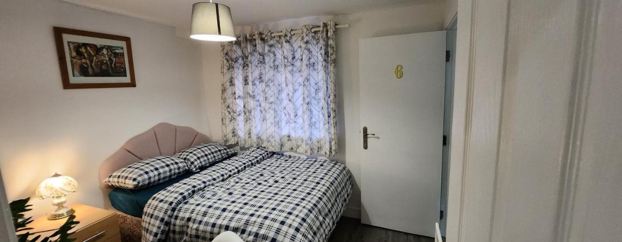 White House Ensuite Double Bedroom Warrington  Exteriör bild