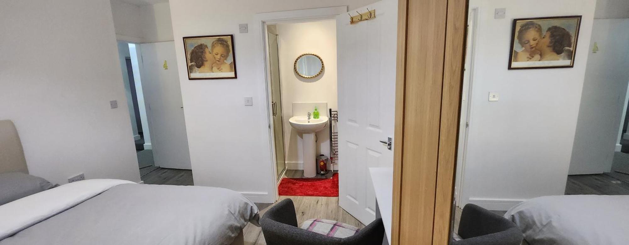 White House Ensuite Double Bedroom Warrington  Exteriör bild