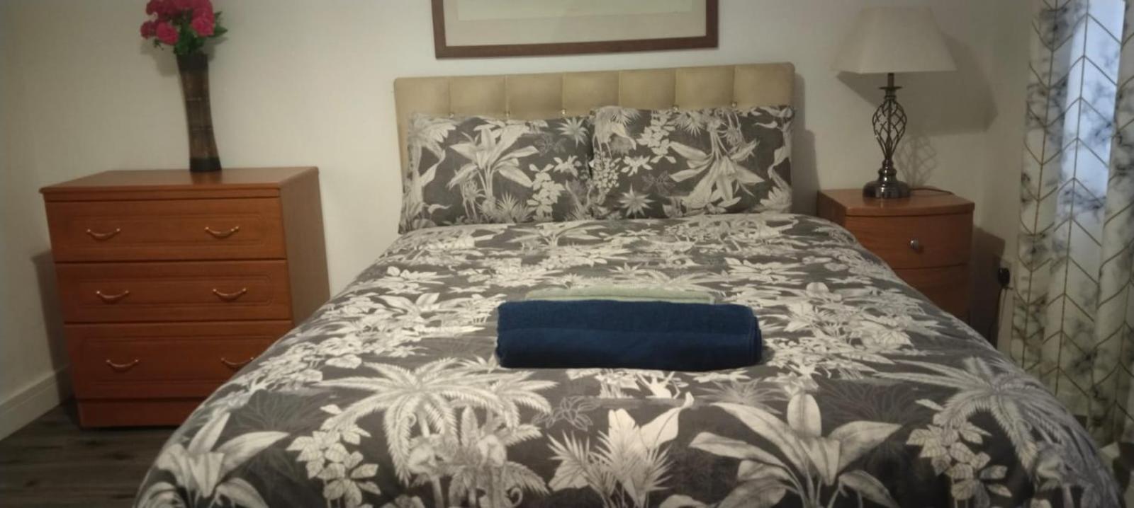 White House Ensuite Double Bedroom Warrington  Exteriör bild