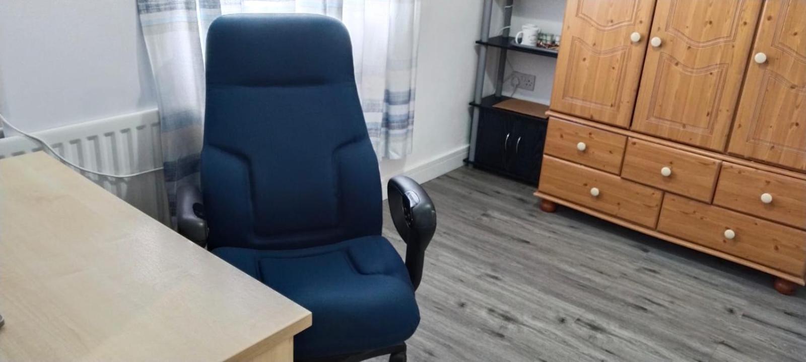 White House Ensuite Double Bedroom Warrington  Exteriör bild